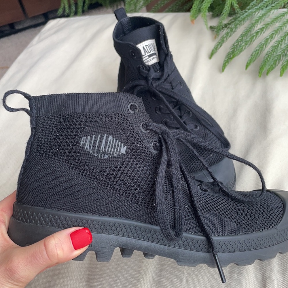 Women’s Black Stylish boots
